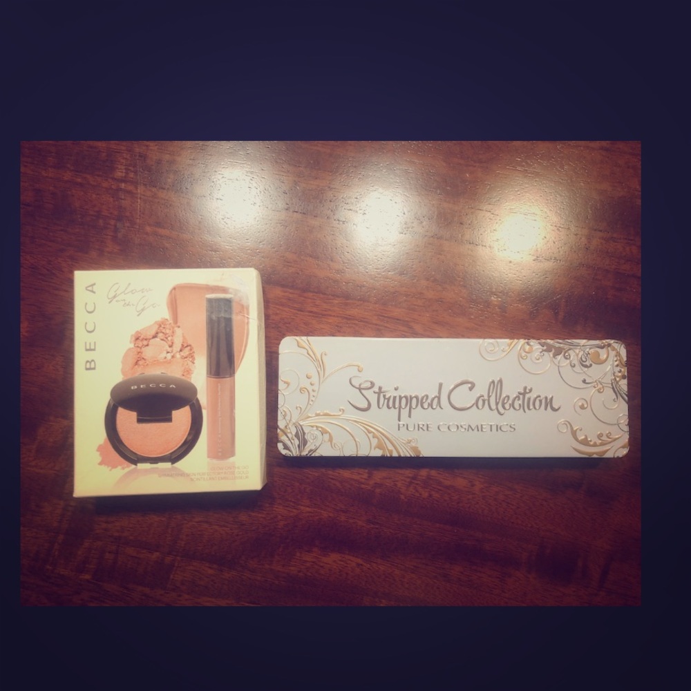 🌟Becca Glow on the Go- Pure Cosmetics Palette🌟